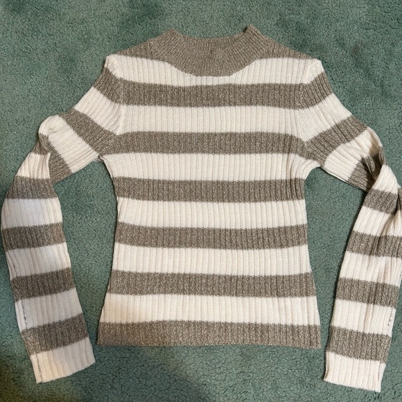 H&M Mock Neck Sweater - Picture 2 of 6